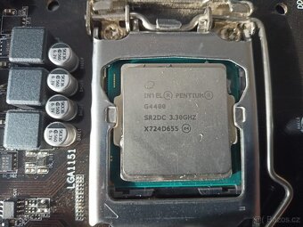mATX GA-H110M-S2V - 4