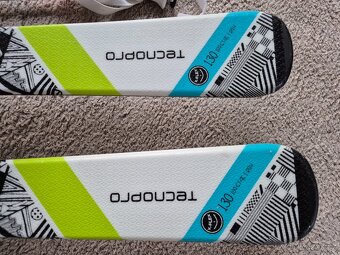 Lyžařský komplet - lyže 130, boty, hůlky, helma, brýle - 4