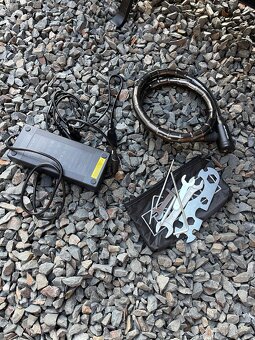 Elektrokoloběžka HECHT - 4