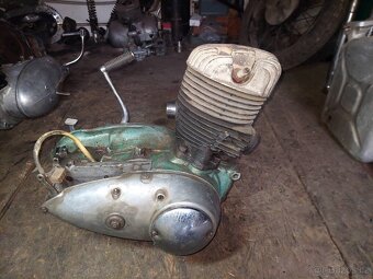 Motor na IŽ49 kliková hřídel bez vůle v dobrém stavu IŽ350 - 4