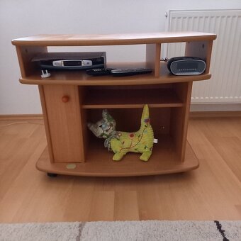 Televizní stolek - 4