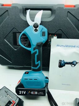 Aku nůžky + 2x baterie - 4