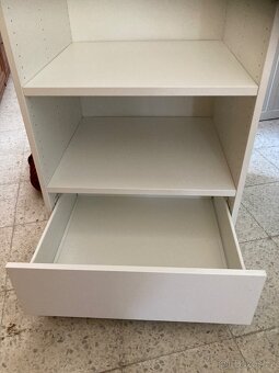 Skříň - 4