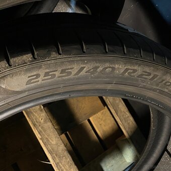 Letní pneu 255/40 R21 102V Pirelli 3,5-4mm - 4