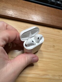 Prodám AirPods 2 - 4