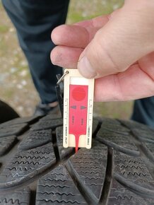 Dunlop Wintersport 3D 245/45 R19 zimní 2 ks - 4