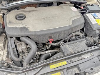 Volvo V70 2,4 D5 136kw ,Tažné,pravidelný servis,velmi pěkný - 4
