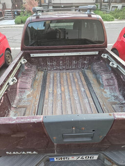 NISSAN NAVARA - 4
