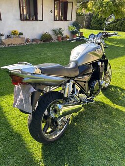 Suzuki GSX 1400 - 4