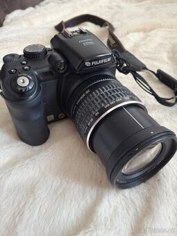 FujiFilm FinePix S9500 - 4