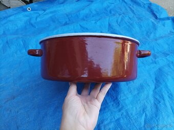 Smaltovaný červenohnědý hrnec, průměr 30 cm - 4