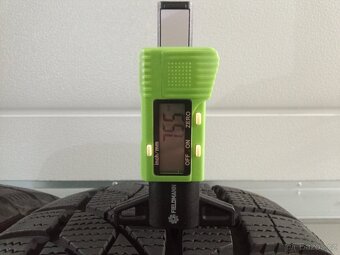 ZÁNOVNÍ ZIMNÍ PNEU 205/55 R16 91H DOT 2223 VZOREK 7.6MM - 4