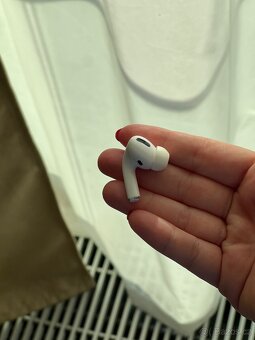Apple AirPods Pro 1. generace - 4