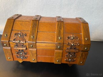 Dekorativní dřevěná truhlička – šperkovnice / úschova drobno - 4