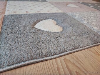 Prodám dětský koberecMinnie CA 100x150cm - 4