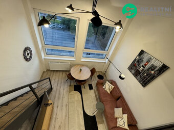 Stylový loft 2+kk po designové rekonstrukci na... - 4