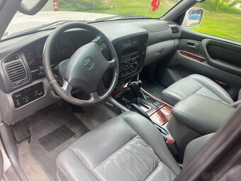 Toyota Land Cruiser 100 4.7 V8 176kW - 4