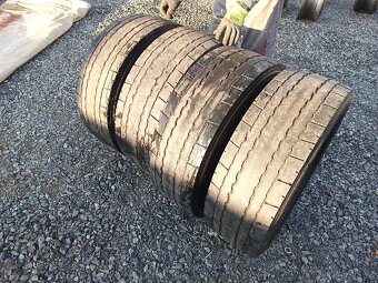 Nakladni pneu 295/60 r22,5 - 4
