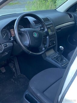 Škoda Octavia II 2.0 FSI (110kW) - 4