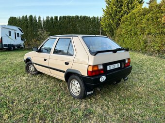 ŠKODA FAVORIT 136L - 4
