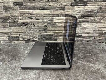 MacBook Pro 14” M1 Pro / 16GB / 500GB - 4