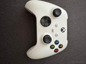 Prodám Xbox one s ( 500gb ) + 2 ovladače + několik her - 4