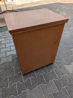 Skříňový šicí stroj Veritas - 4