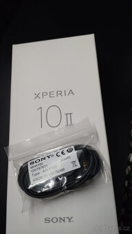 SONY Xperia 10 II černý - 4