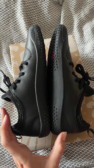 NOVÉ Vivobarefoot Primus School II J - 4