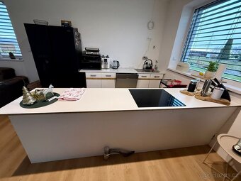 Prodám kuchyňskou linku 270 a 240cm - 4