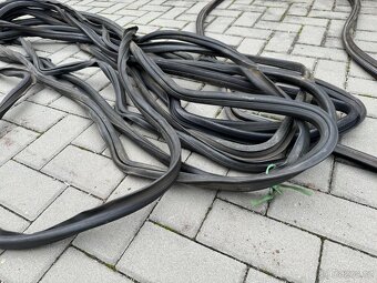 Volha Gaz 24, čelní-zadní okna použité originál - 4