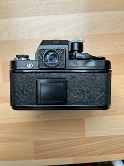Nikon F2 a objektiv - 4