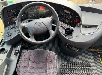 Mercedes Benz Tourismo 16 RHD - 4
