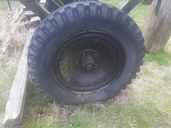 Prodám "vyvazecku" na dřevo za malotraktor. - 4