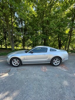 Ford mustang - 4