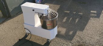 Hnětač na těžká těsta – pizza, knedlíky atd. - 4