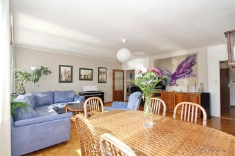 Prodej řadového rodinného domu 221 m2 + pozemek 229 m2, Prah - 4
