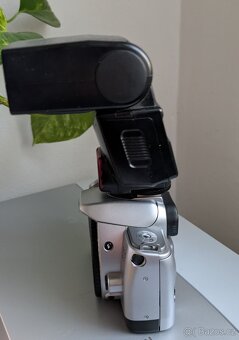 Canon EOS 300V + blesk Canon Speedlite 380EX - 4