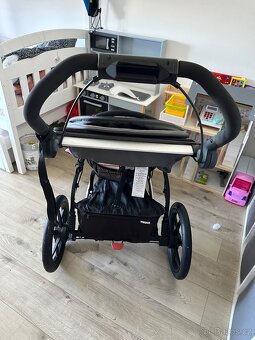 Thule urban glide 2 s prislusenstvim - 4