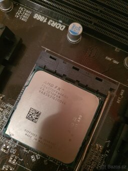 ASROCK 970DE3/U3S3 + FX 4170 + 16GB - 4