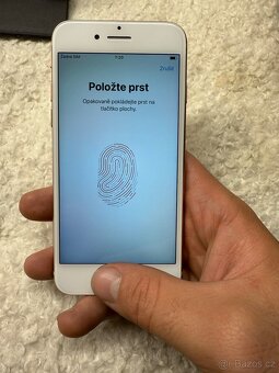 iPhone 8 – 64 GB, barva gold (růžově-zlatá) - 4