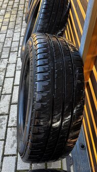 Michelin Agilis 215/60R17C 109/107T 8PR - 4