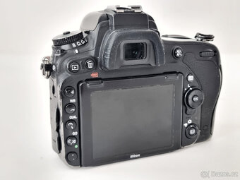 NIKON D750 (nová závěrka) + GRIP + příslušenství - 4