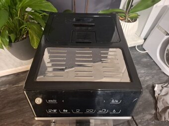 Kavovar DeLonghi Eletta Plus - 4