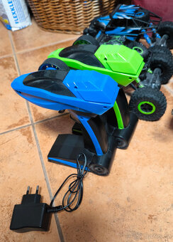 RC Auto Rock Crawler 1:18 – 4WD, 2,4 GHz – 2 kusy prodám - 4