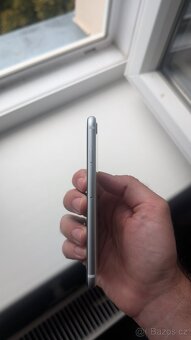 iPhone SE (2020) 64 GB – Bílý - 4