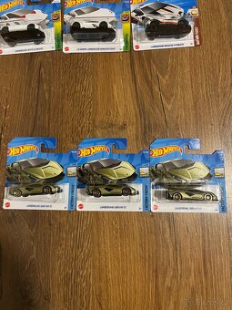 Hotwheels Lamborghini - 4