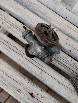 Jawa Pérák karburátor a kryt - 4