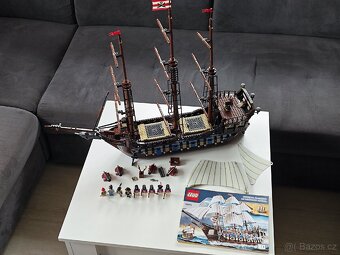 LEGO 10210 Imperial Flagship - 4