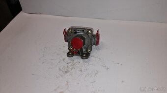 Reléový ventil KNORR-BREMSE 9503 04 Type RE 2117 - 4